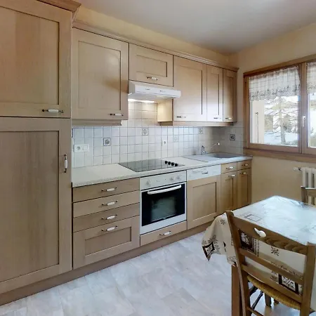 Cosy Pres Des Pistes Avec Balcon Au Grand-bornand - Fr-1-467-56 * Le Grand-Bornand